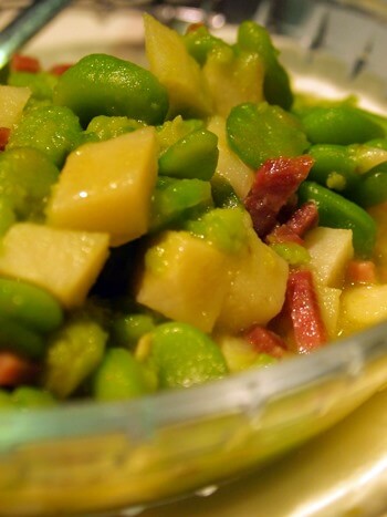 豊華小館ソラマメとベーコンの炒め物