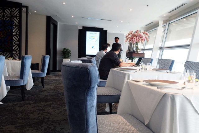 MHGoledn Lounge. FIRSTP　ダイニング