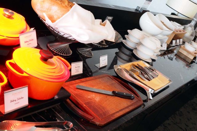 MHGoledn Lounge. FIRST　ダイニングビュッフェコーナー