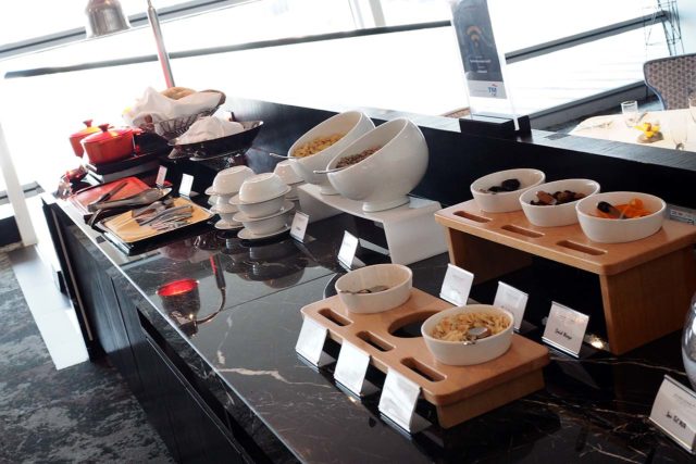 MHGoledn Lounge. FIRST　ダイニングビュッフェコーナー