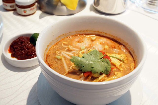 MHGoledn Lounge.　ラクサ