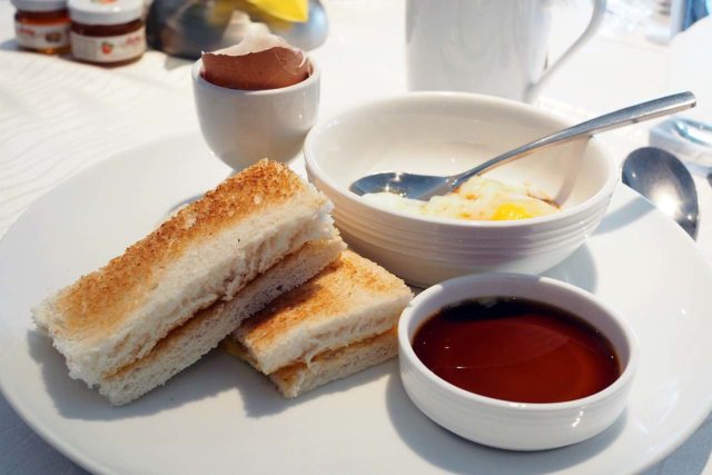 MHGoledn Lounge　カヤトースト