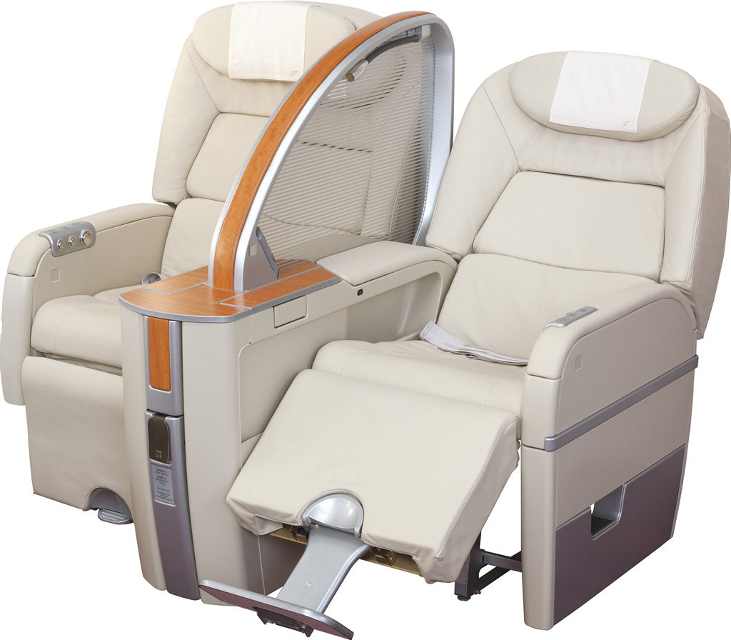 jal国内線ファーストクラスのシート