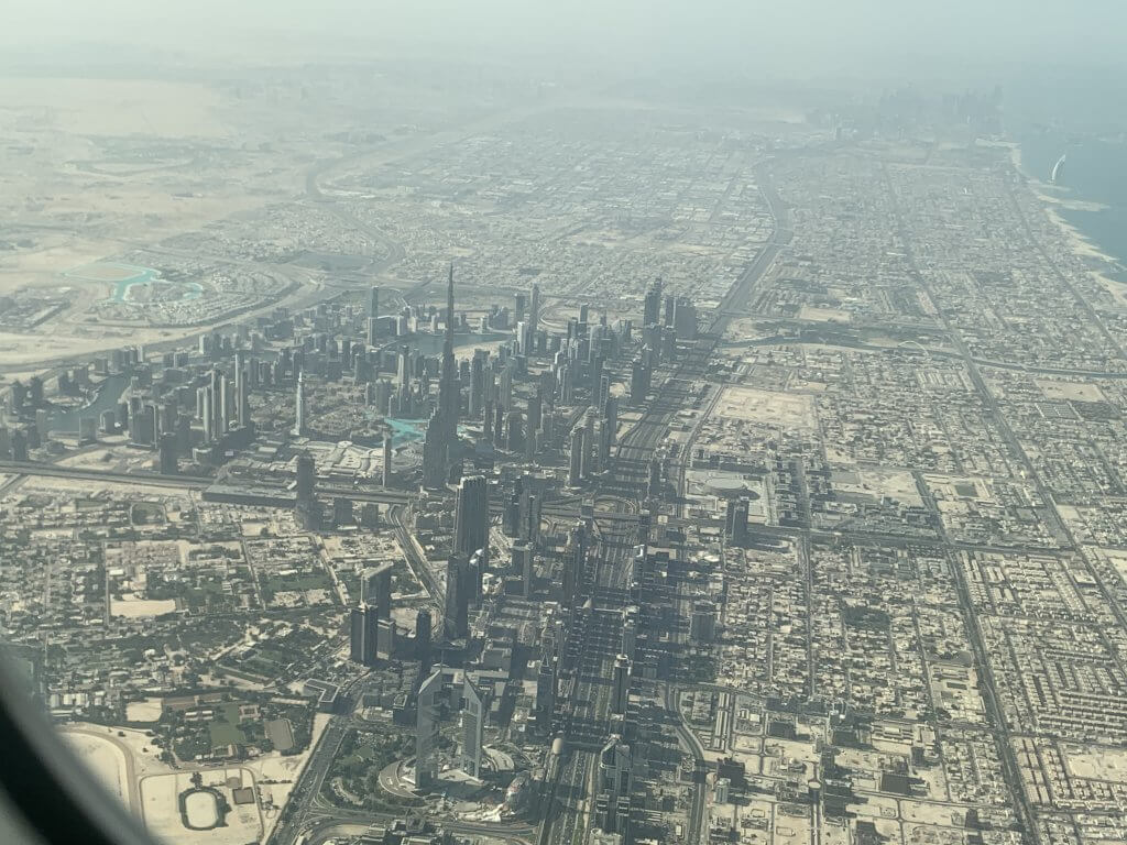機内から見たドバイ