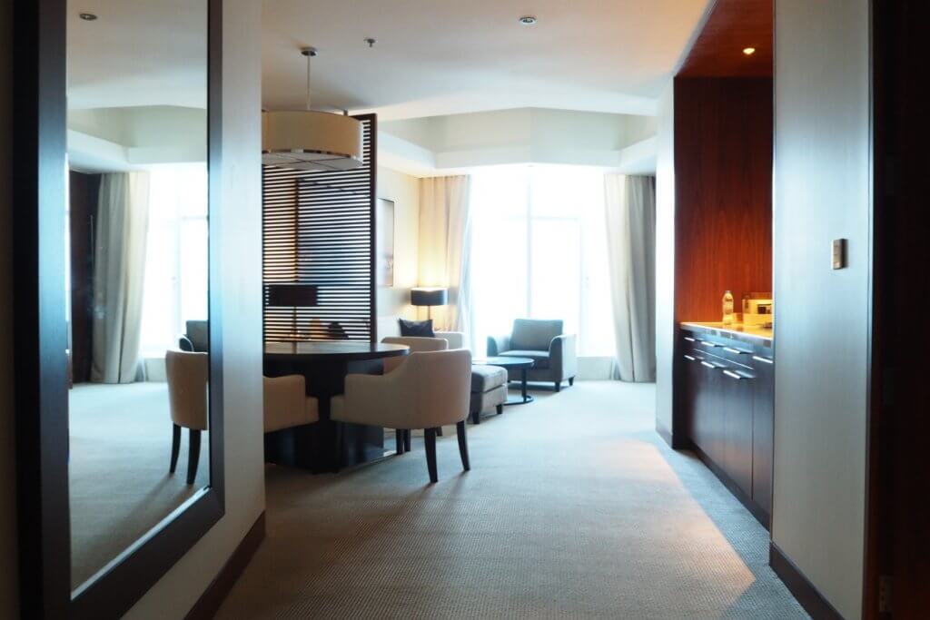 JWマリオットドバイ コーナースイートルーム