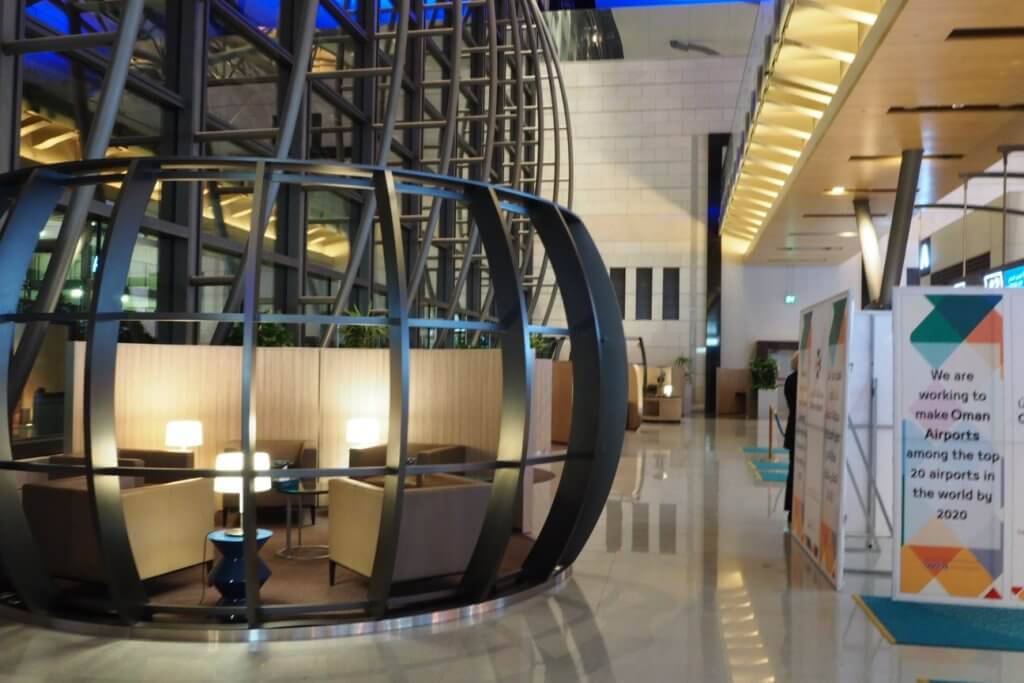 マスカット空港ファーストクラスチェックインカウンター