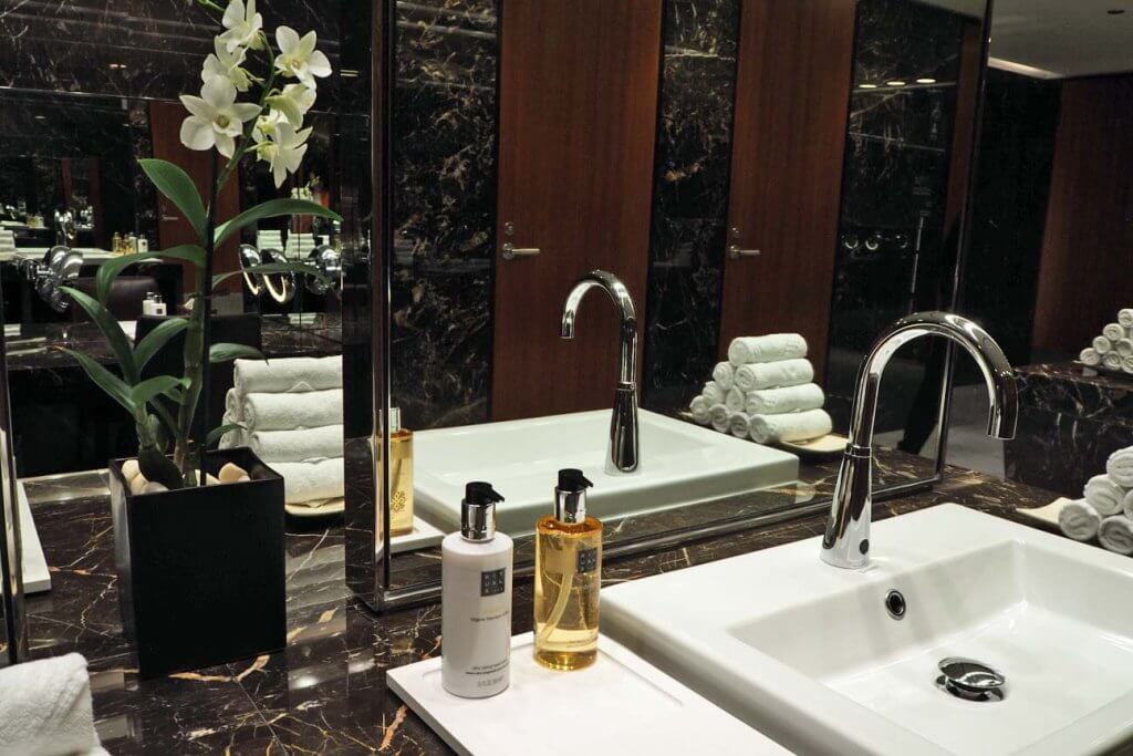 Qatar Airways First Class Lounge restroom