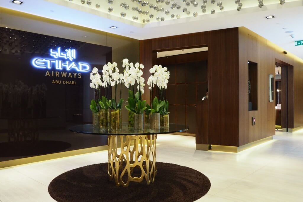 エティハドファーストクラスラウンジ入り口