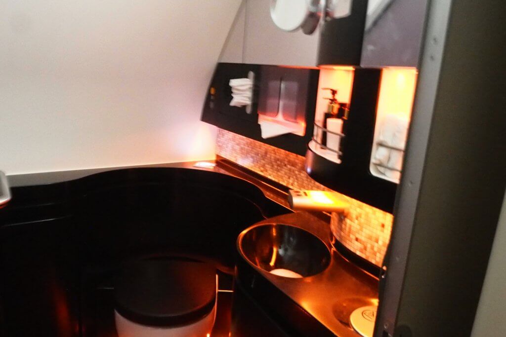 エティハド航空A380ファーストクラスのトイレ