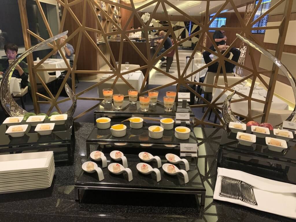 エティハドファーストクラスラウンジのダイニング